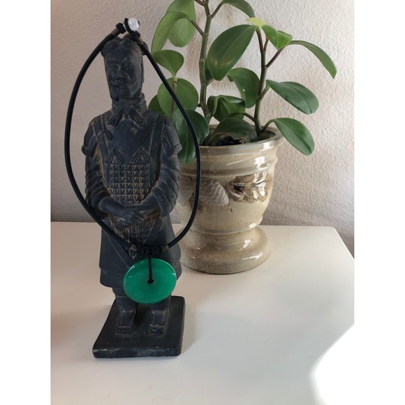 Beautiful Vintage Green Jade Donut 18" Chocker with Bead Closure - Picture 6 of 10